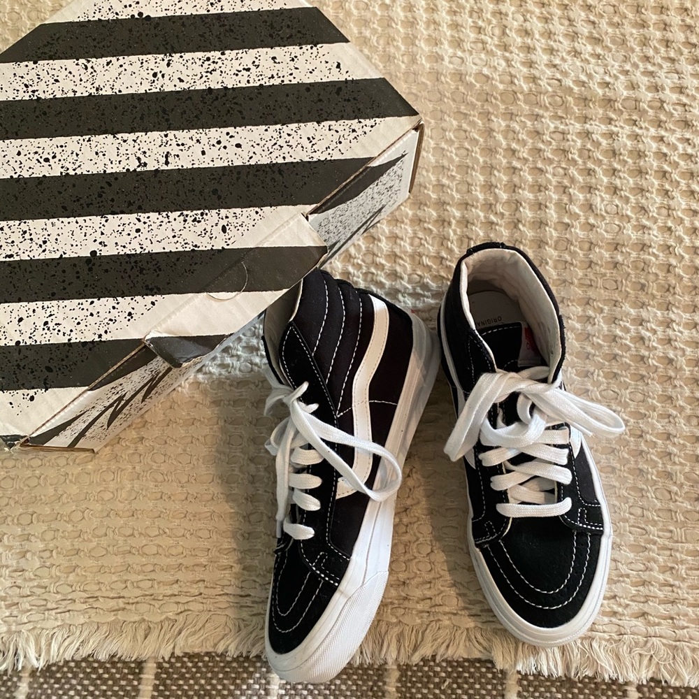 Vans sk8 hi’s - 6.5 - worn once
